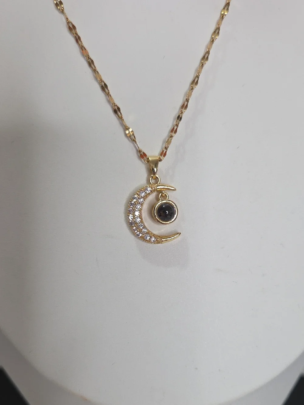 Women's Gold Tone Stainless Steel Moon Celestial Lip Chain Necklace Pendant New